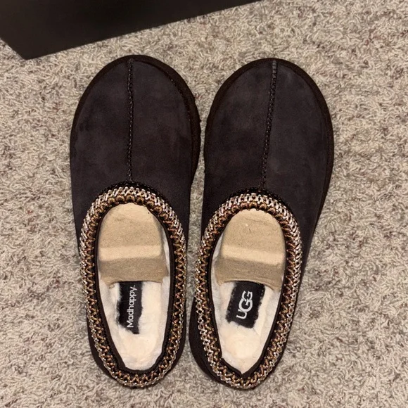 Madhappy Ugg Tasman Slippers - Picture 2 of 4